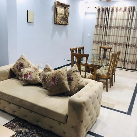 Bed & Breakfast Islamabad Hotel Bagian luar foto