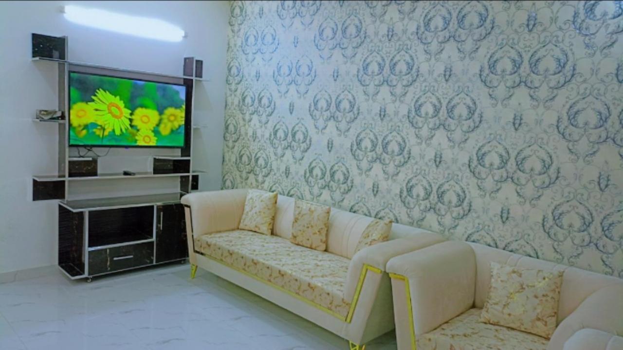 Bed & Breakfast Islamabad Hotel Bagian luar foto