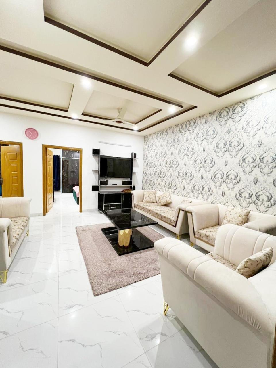 Bed & Breakfast Islamabad Hotel Bagian luar foto
