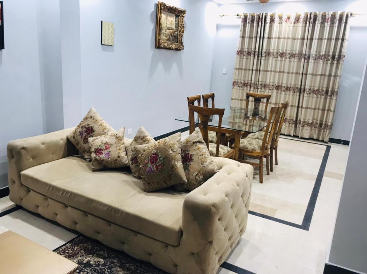 Bed & Breakfast Islamabad Hotel Bagian luar foto