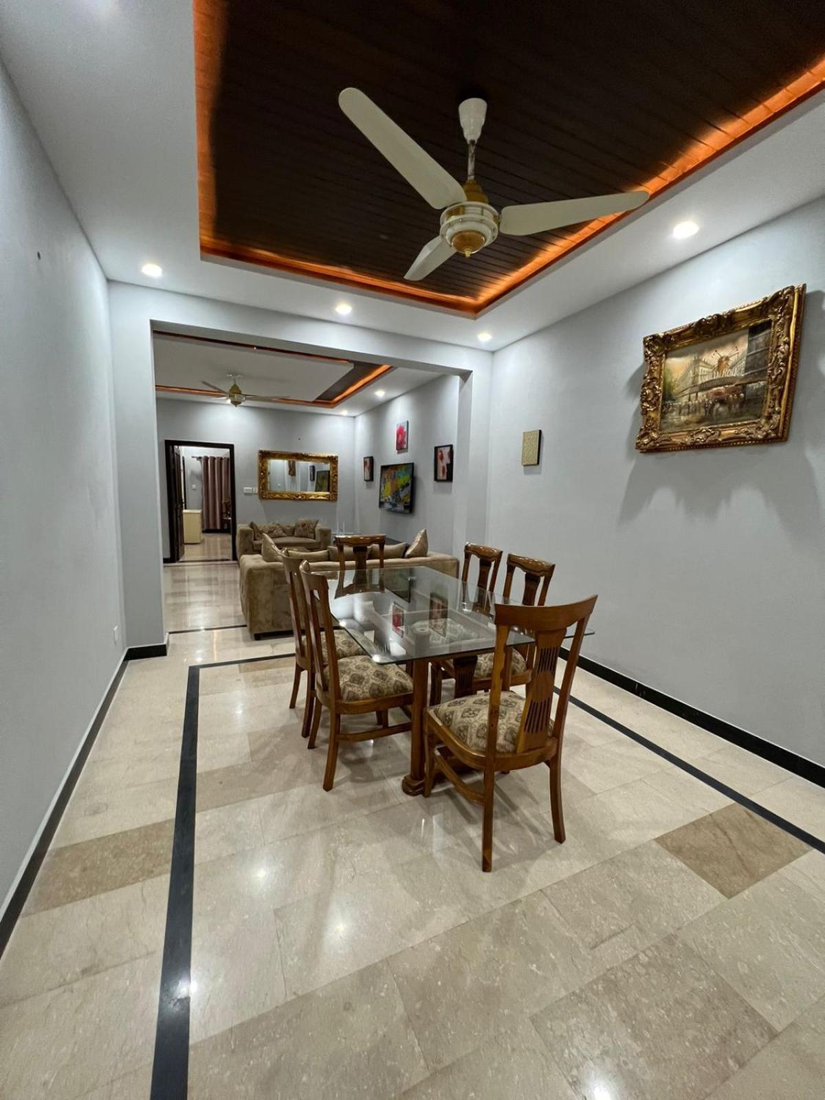 Bed & Breakfast Islamabad Hotel Bagian luar foto